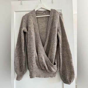Free People sweater size small
